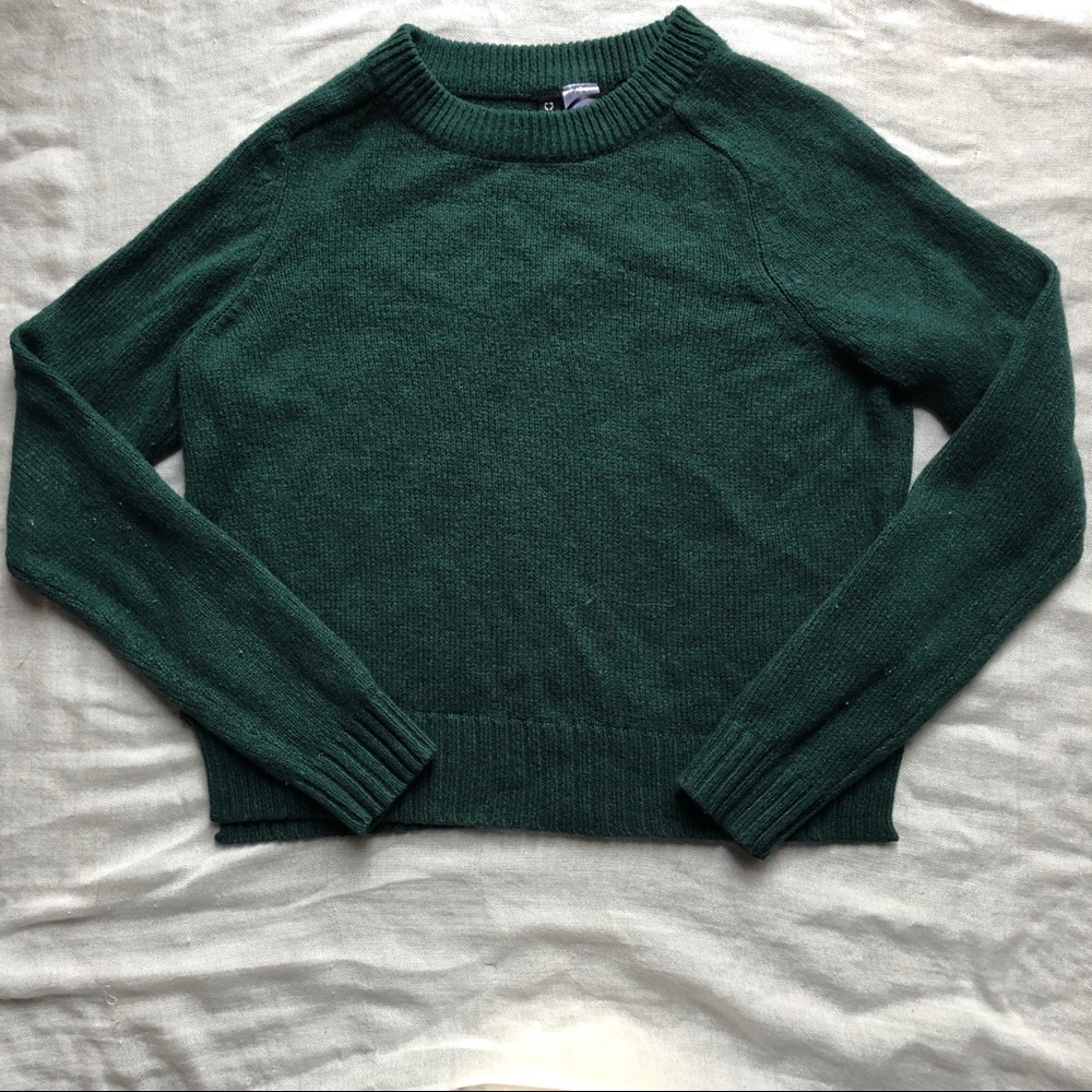 Cropped hunter green sweater